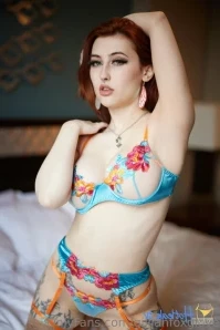 Gillianfoxglove - Just a bite Please