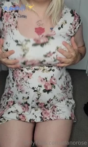 Elanorose - Throw back to when I took a huge dildo in my tight pussy