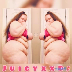 Mzjuicydj - Get dresss with my fat ass watch me jump into jeans
