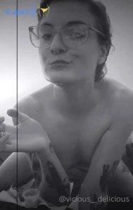 Vicious__delicious - I am a goddess Worship me accordingly