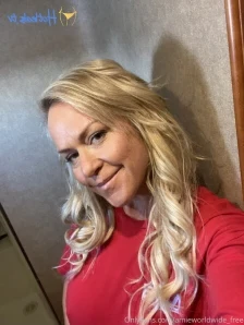 Amieworldwide - MILF Monday Folding loads of laundry You know I could