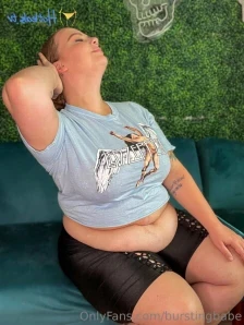 Burstingbabe - Christmas Day buns