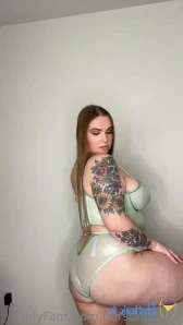 Burstingbabe - Do these stripes make me look fat