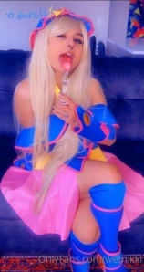 Wetnikki - If you want me then hold me tightly coz I m slippery when