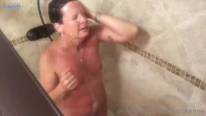 Bethmckenna - I trimmed my bush this morning Wanna see