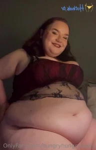 Hungryhungrymolly - a goddess this fat deserves constant worship and