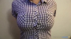 Danidoreen - I LOVE bursting open these buttons without using my hands