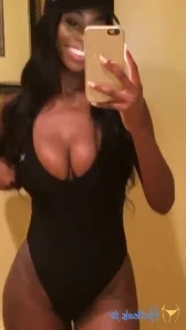 Mzlexximarie - Topless taking fat dabs from my new ring