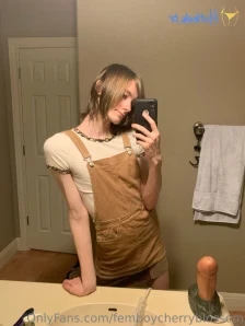 Femboycherryblossom - Alexis has some interesting skills he d like to