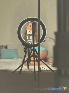 Tilly_toy - Don t go to bed before cumming all over your screen with