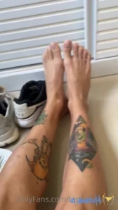 Tattooboyfeet - who there would like to be under my feet part 1