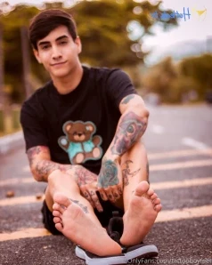 Tattooboyfeet - Verbal domination