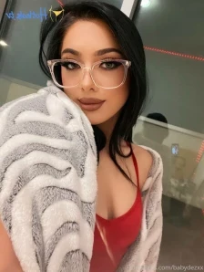 Babydezxx - Go ahead Touch it