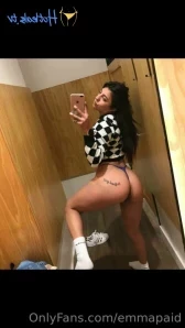 Emma69teen - Hi I m Molly yummy_molly Can we become friends I m sure