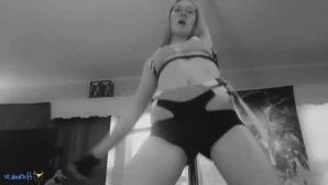 Aliceivy - Don t forget to play with your kittens
