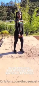 Thebeejayshow - Goddess Jay looks like a futuristic alien princess