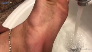 Eyecandytoes - Do you like oily soles videos