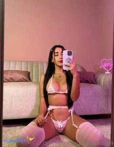 Xmiranda99 - I want your wet kisses all over my body