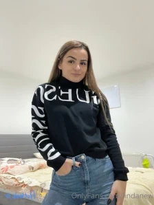 Lindanew - Where should I put my tongue