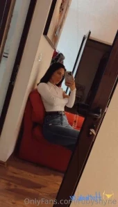 Rubyshyne - I m online and I wanna play message me to get my attention