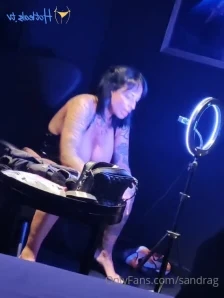 Sandrag - Aquí me sobraban unos kilitos las tetas más enormes que