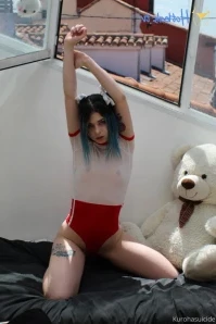 Kuroha - Do you think I would look better in a bra or without a bra