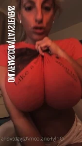 Taystevens - oh hey there how you doing whats your favourite color on