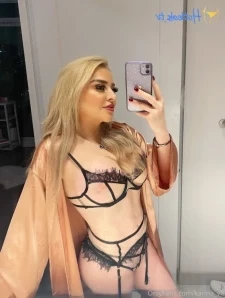 Karina_vlt - Let me undress her care to join