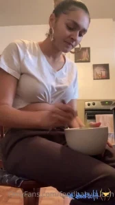 Foodbabyqueen - Get your bikini customs part 5