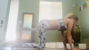 Goddessstellasol - That s my best friend She s a real bad bitch