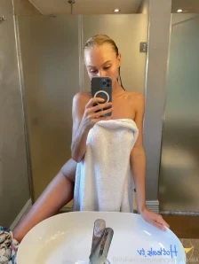 Nancyanastasiia - My good friend milaazulfree needs some extra hands part 2