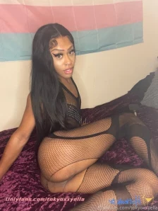 Tokyoxxyella - Like I look so pretty stretching my hole want to see part 3