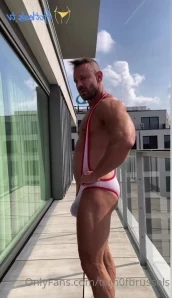 Tom0fbrussels - How about the red thongs