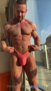 Tom0fbrussels - How about the red thongs