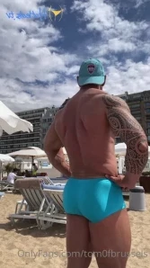 Tom0fbrussels - How about the red thongs