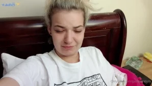 Gassygirldolly - No knickers under my dress letting out a whopper
