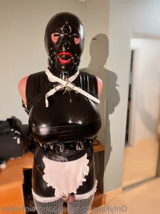 Luciaandleighlatex - I m a little bit of a metal head doll I do love