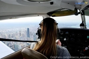 Becca_aviatrix - I crave your lips and the sound of your voice