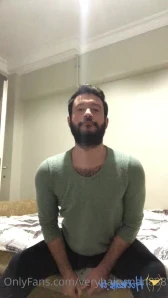 Veryhairyman888 - I m laying on my bed naked who loves a very hairy