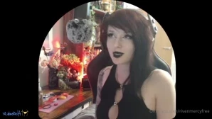 Rivenmercyfree - Unlock to see how your vampire gf would bounce bounce