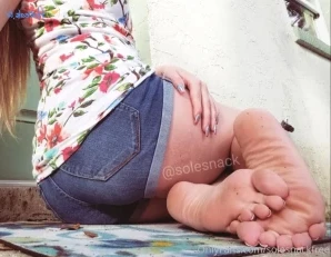 Solesnackfree - Over 10 tasks available when you spin this sexy gif