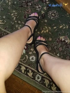 Solesnackfree - Findom smelly shoes mini-tease I bet that if I made