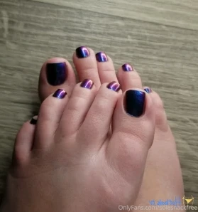 Solesnackfree - Wiggling my toes and wrinkling my soles in your face