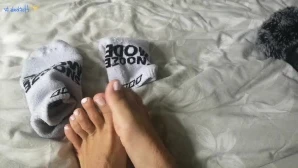 Sweetfeetnz - I d love you to rub my feet right now I feel the need to