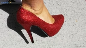 Sweetfeetnz - Non stop toe wiggling in the sun to satisfy your Foot