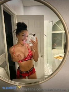 Itsaliyahmarie - So its official I m going LIVE with aliengirl0 this