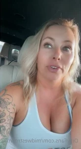 Midwestmom77 - Do you like my lingerie