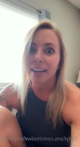 Midwestmom77 - Should I slide my thong off