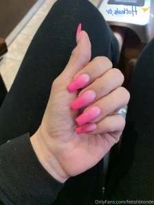 Fetishblonde - Up close and personal with my toes and nail beds