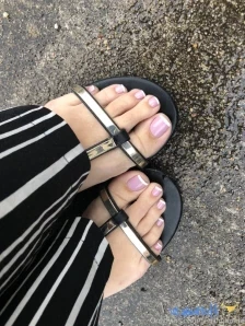 Fetishblonde - Some pictures of my moms feet lmao she obviously knows